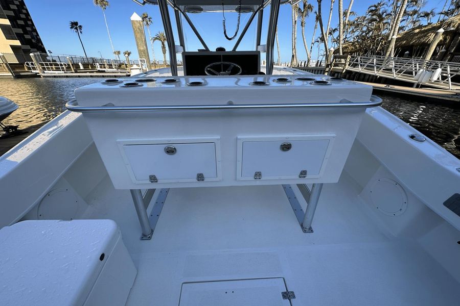 2020 Dusky 33 Open Fisherman