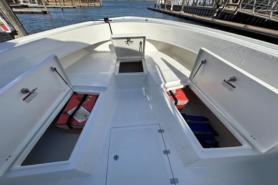 2020 Dusky 33 Open Fisherman