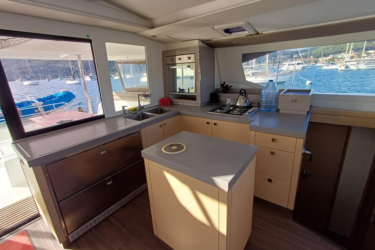 2018 Fountaine Pajot 45 