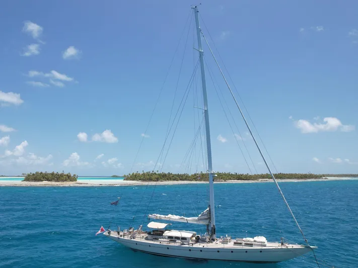 Vintage 1 Yacht Photos Pics 