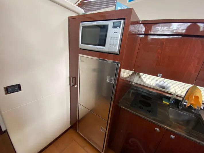 On Beach Time Yacht Photos Pics 