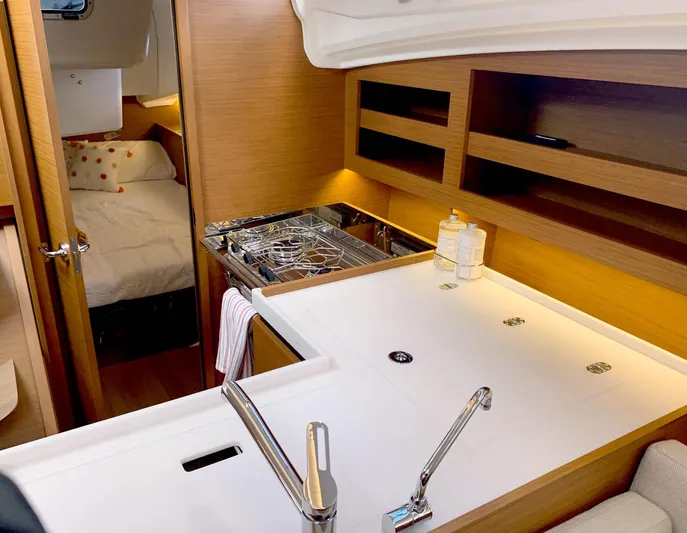 Changing Tides Yacht Photos Pics 