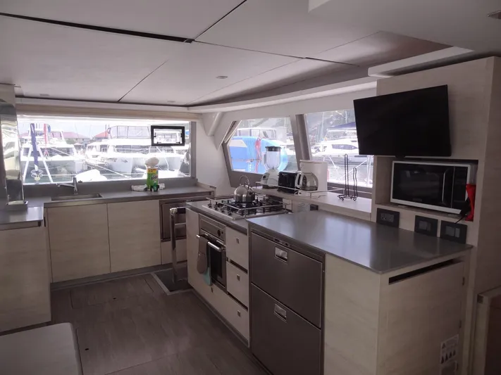 Sans Souci II Yacht Photos Pics 