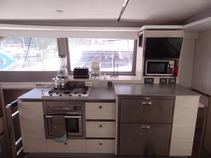 Sans Souci II Yacht Photos Pics 