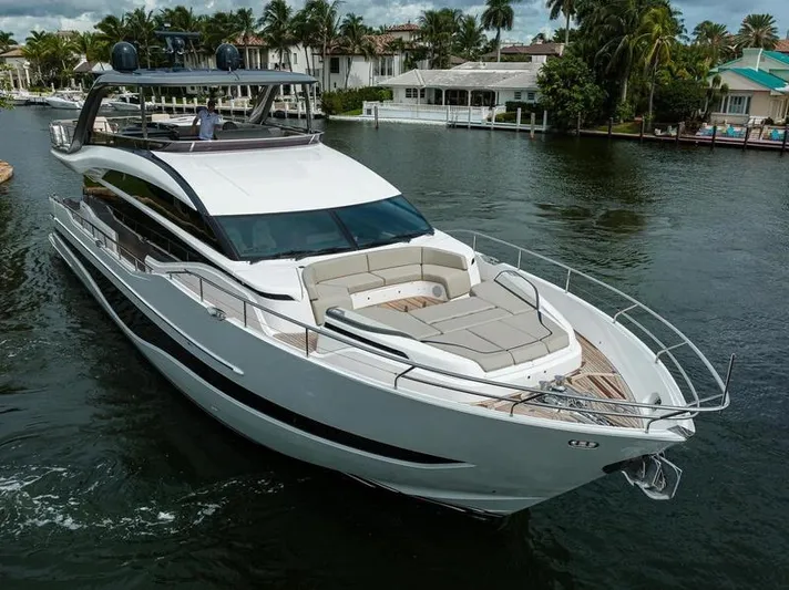Escape Yacht Photos Pics 