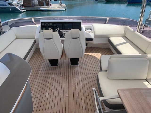 2018 Princess 74 