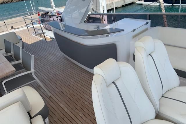 2018 Princess 74 