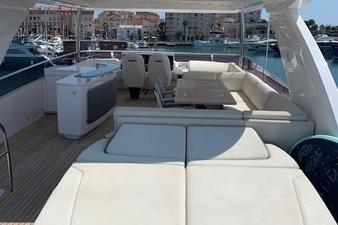 2018 Princess 74 