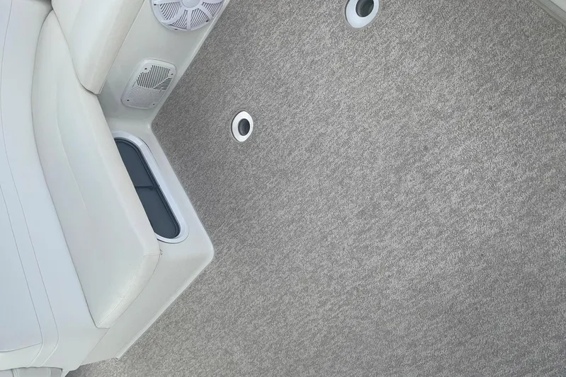 La Bella Vita Yacht Photos Pics Interior of 2003 Formula 400 Super Sport boat with carpet and seating.