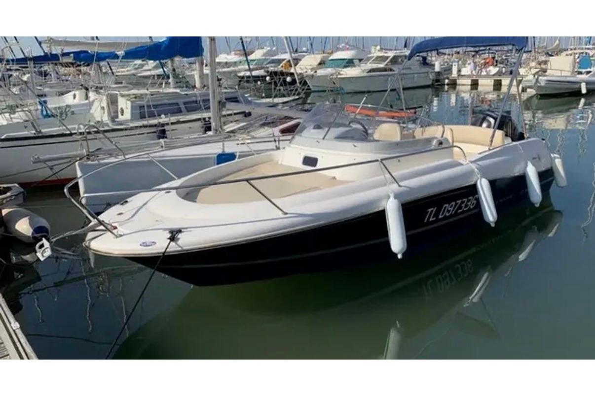 2009 Jeanneau Cap Camarat 715 WA