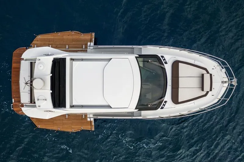  Yacht Photos Pics Manufacturer Provided Image