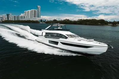 Azimut 68 FLY