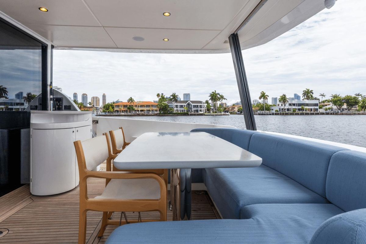 2023 Azimut 68 