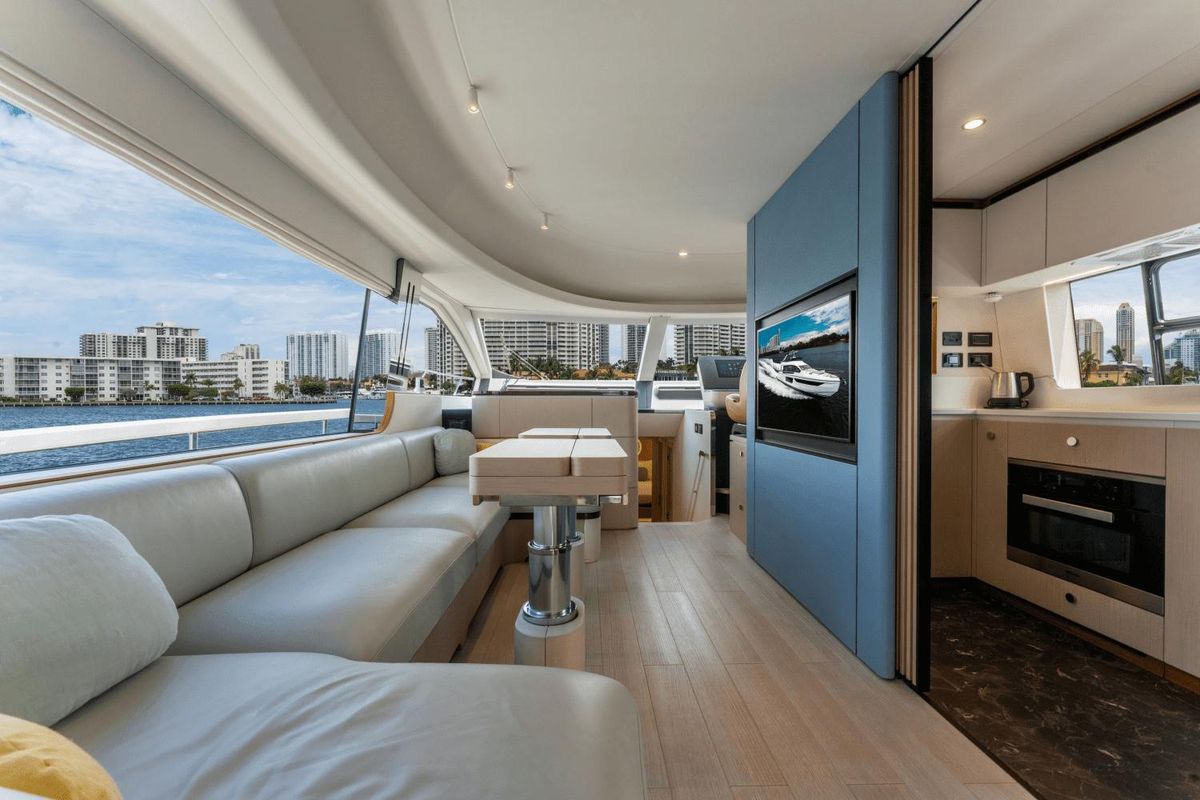 2023 Azimut 68 