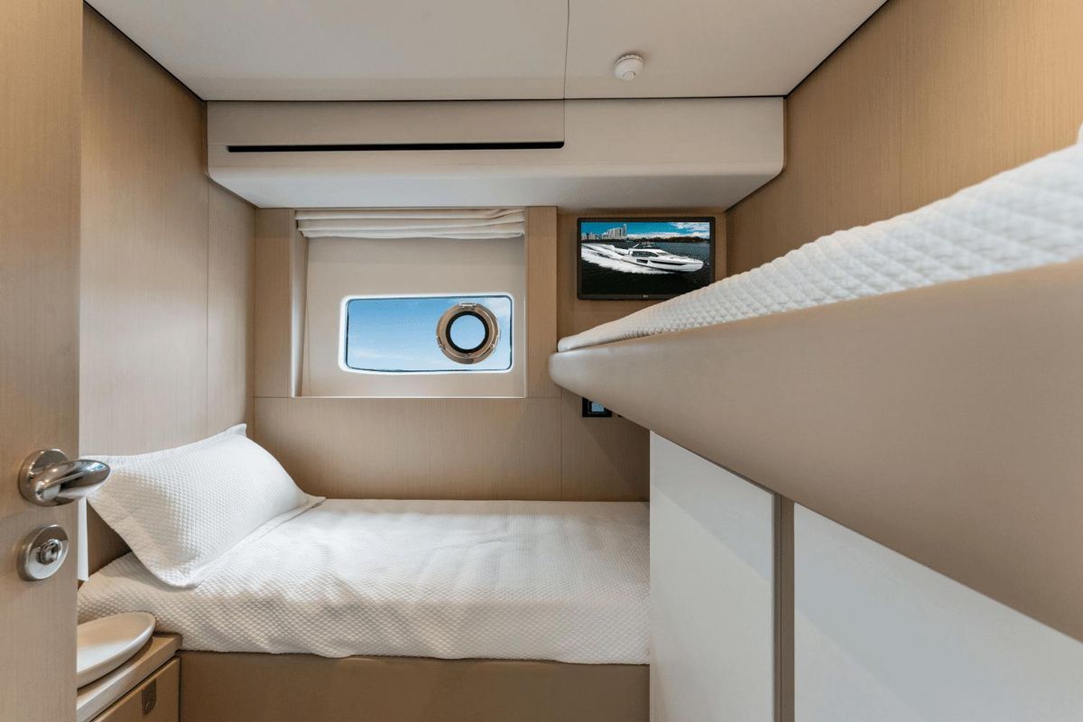2023 Azimut 68 