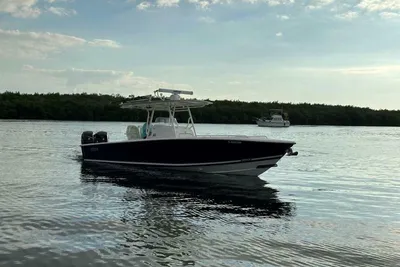 Jupiter 31 FS Center Console