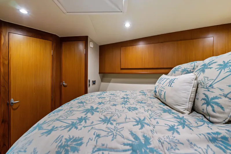 Kelly Lynn Yacht Photos Pics 