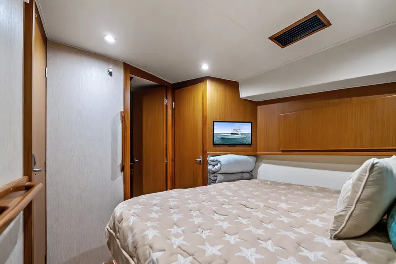 Kelly Lynn Yacht Photos Pics 