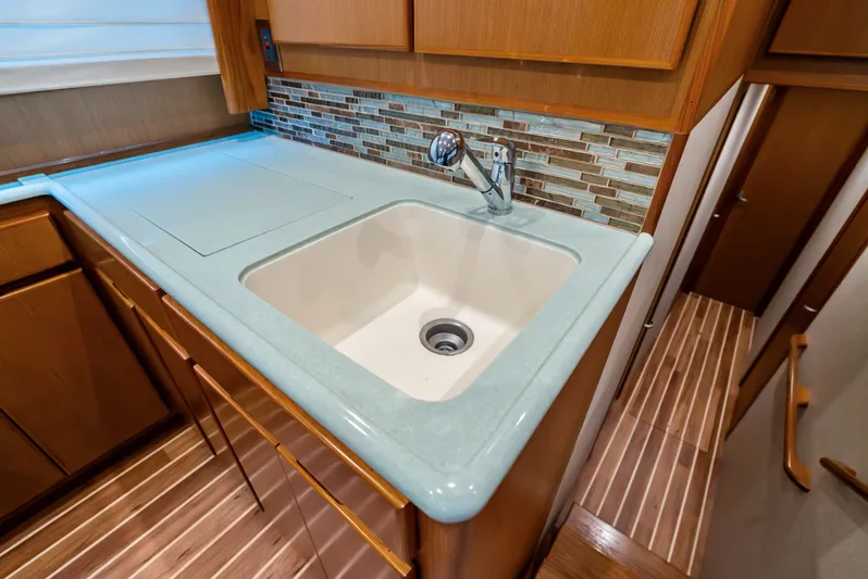 Kelly Lynn Yacht Photos Pics 