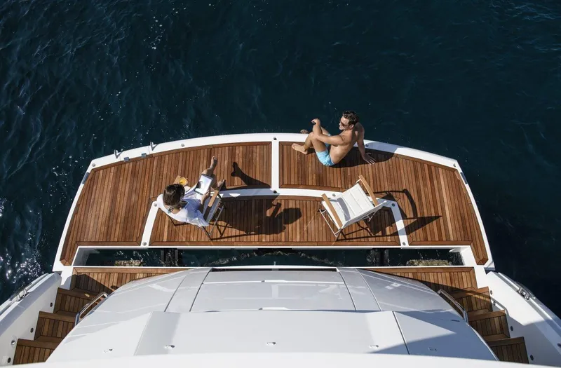 Eg Yacht Photos Pics Manufacturer Provided Image