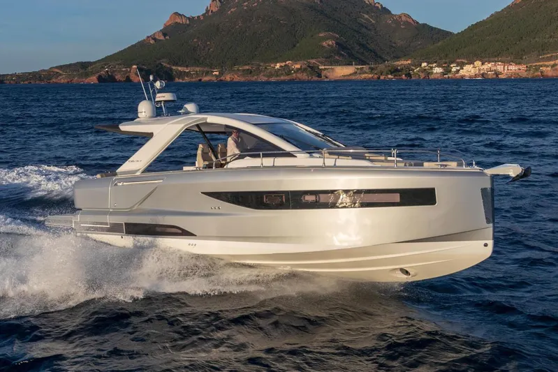  Yacht Photos Pics Manufacturer Provided Image