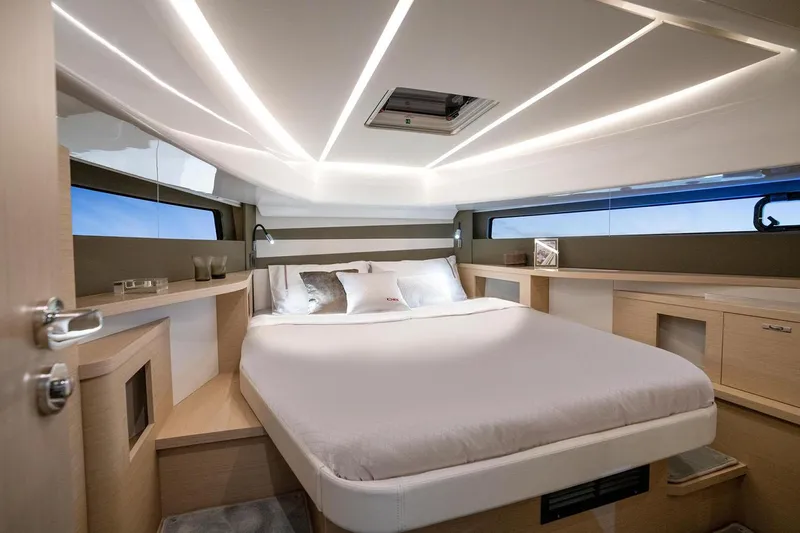  Yacht Photos Pics Manufacturer Provided Image