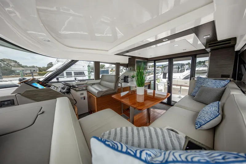 Second Half Yacht Photos Pics Tiara 44 SECOND HALF - Salon