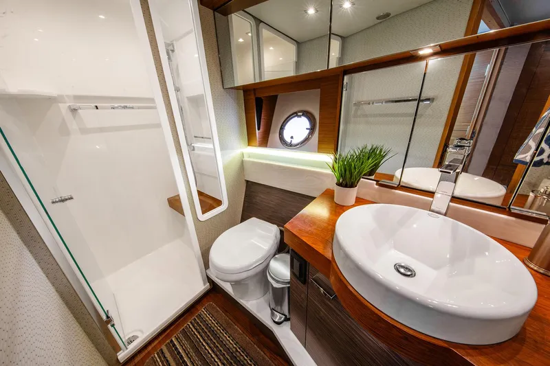 Second Half Yacht Photos Pics Tiara 44 SECOND HALF - Master Head