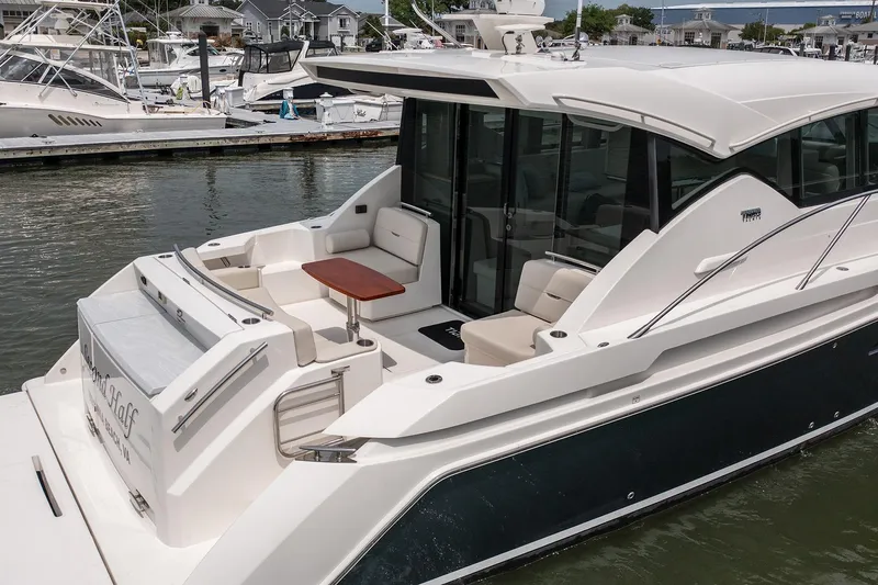 Second Half Yacht Photos Pics Tiara 44 SECOND HALF - Cockpit