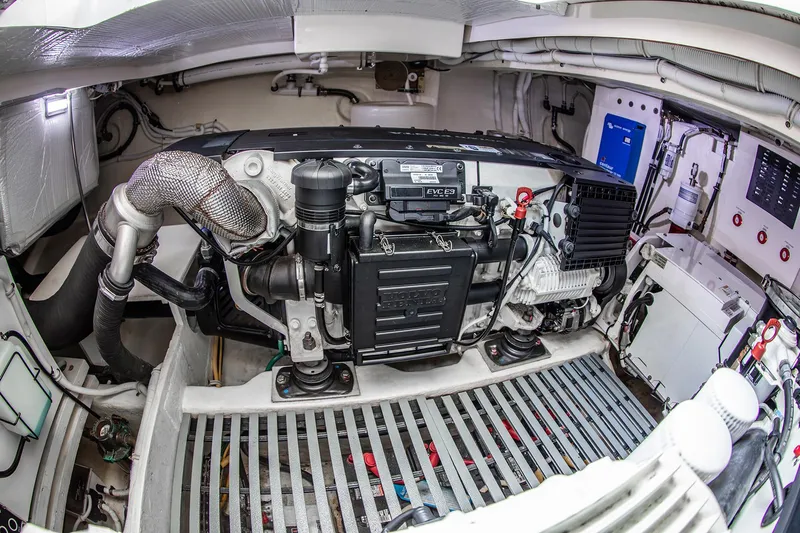 Second Half Yacht Photos Pics Tiara 44 SECOND HALF - Engine Room