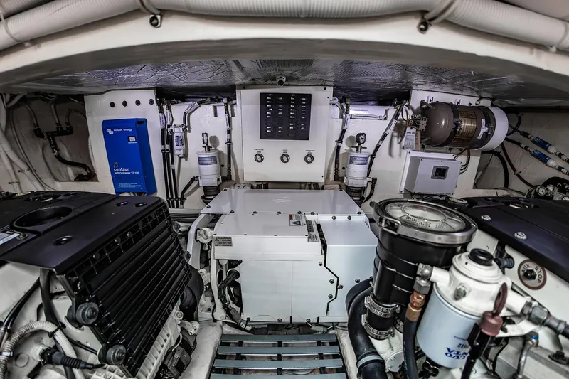 Second Half Yacht Photos Pics Tiara 44 SECOND HALF - Engine Room