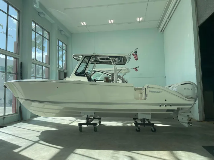  Yacht Photos Pics 2025 Pursuit 288 S - Image 18