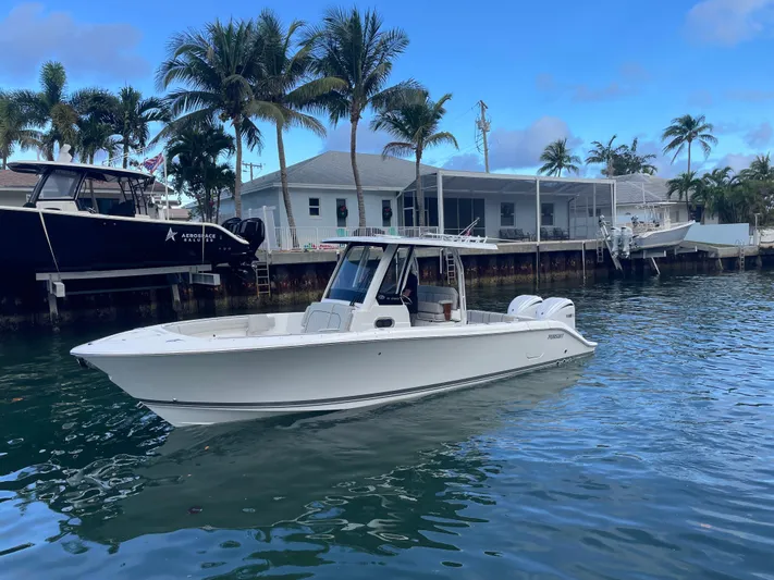  Yacht Photos Pics 2025 Pursuit 288 S - Image 4