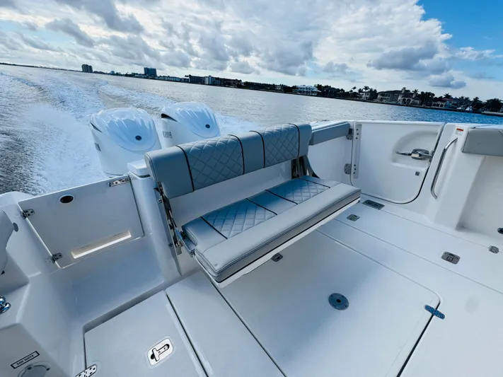  Yacht Photos Pics 2025 Pursuit 288 S - Image 21