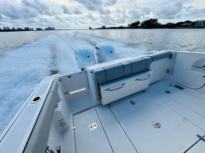  Yacht Photos Pics 2025 Pursuit 288 S - Image 20