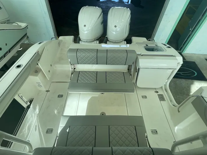  Yacht Photos Pics 2025 Pursuit 288 S - Image 19