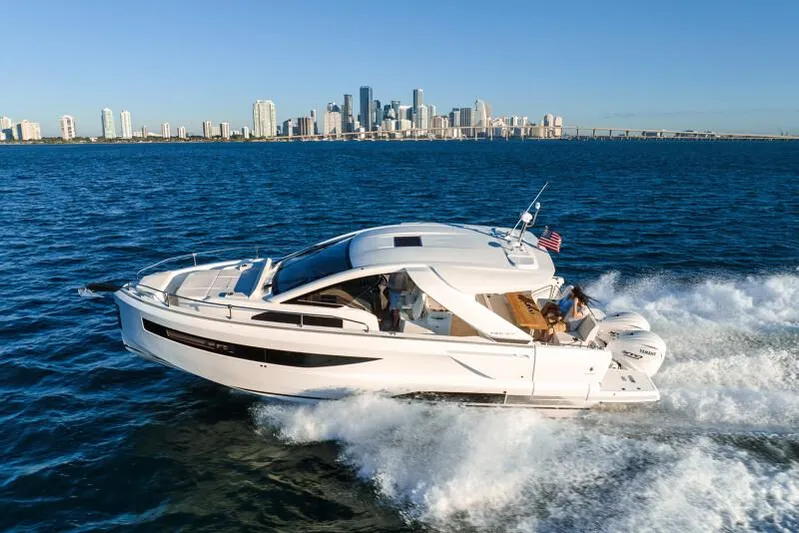  Yacht Photos Pics Manufacturer Provided Image