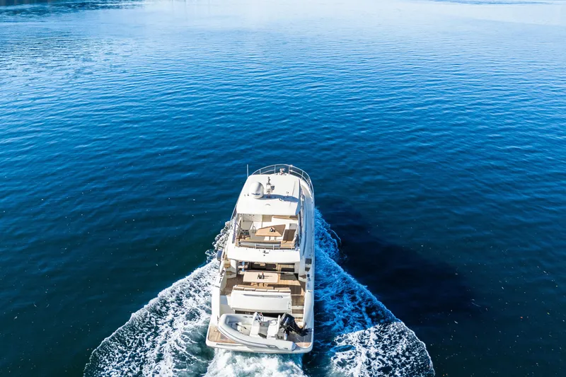 Luna Maris Yacht Photos Pics Luxury yacht Prestige 550 cruising on open blue water, 2016 model.