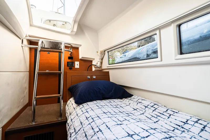 Luna Maris Yacht Photos Pics Crew Cabin