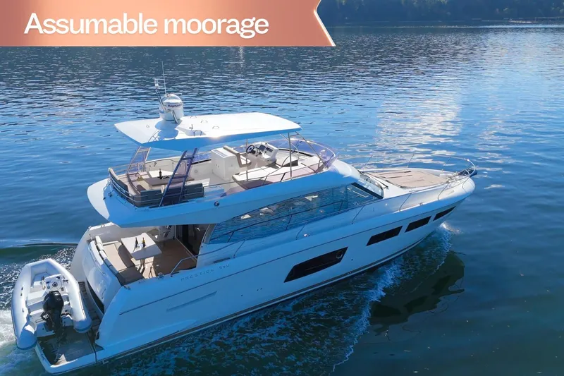 Luna Maris Yacht Photos Pics 2016 Prestige 550 yacht cruising on calm waters with assumable moorage.