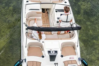 2025 Quicksilver 525 aXess