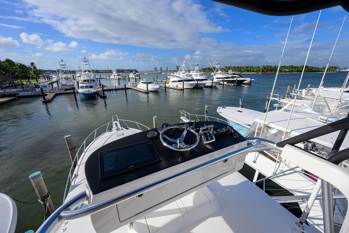 2015 Viking 52 