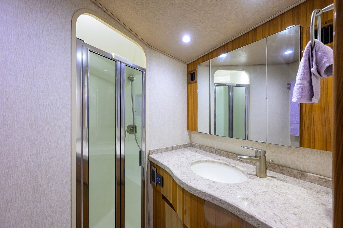 2015 Viking 52 