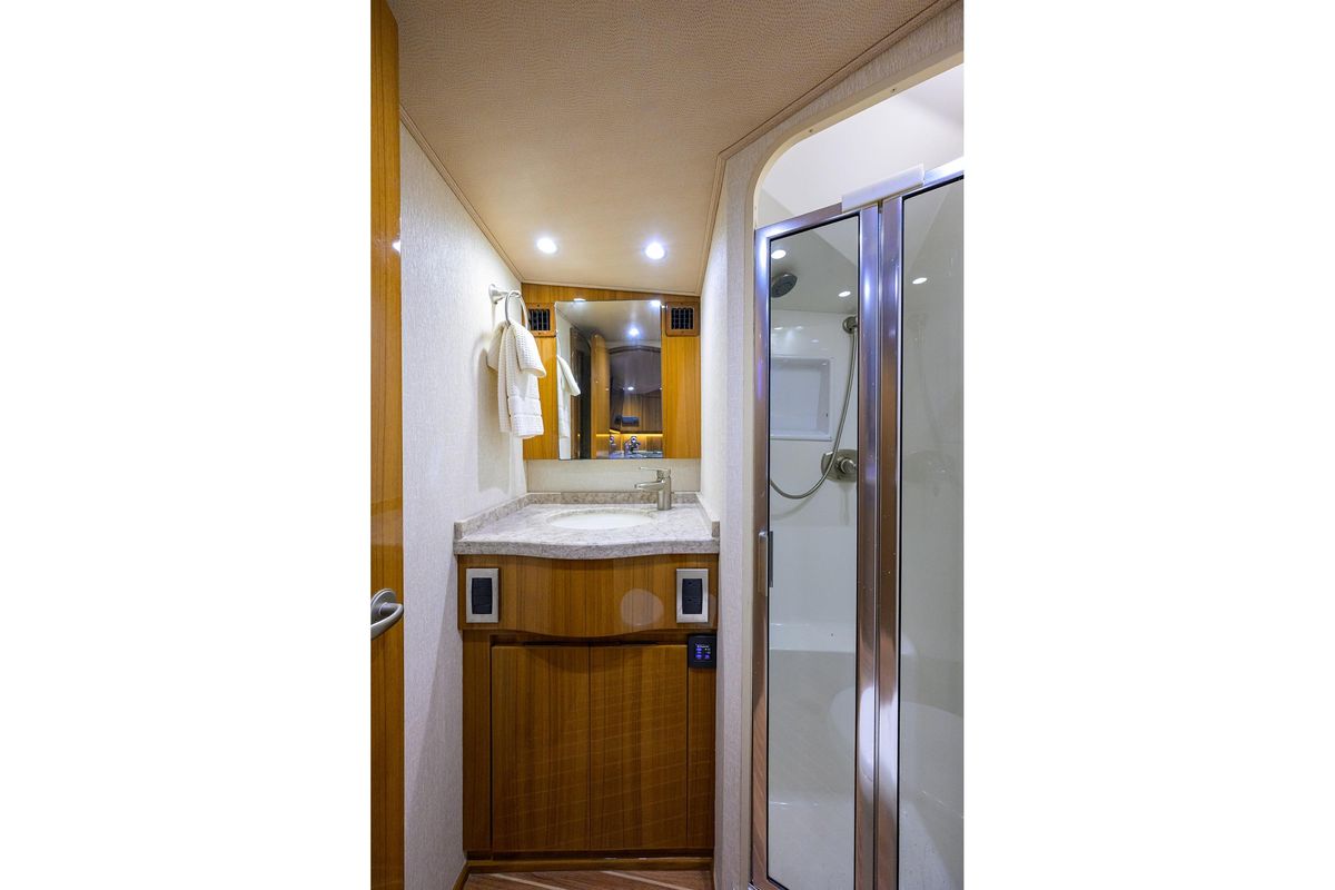2015 Viking 52 