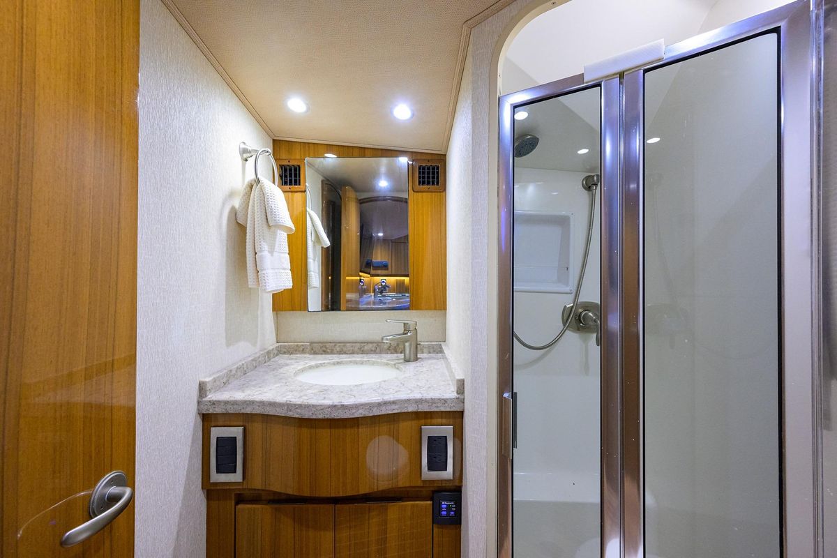 2015 Viking 52 