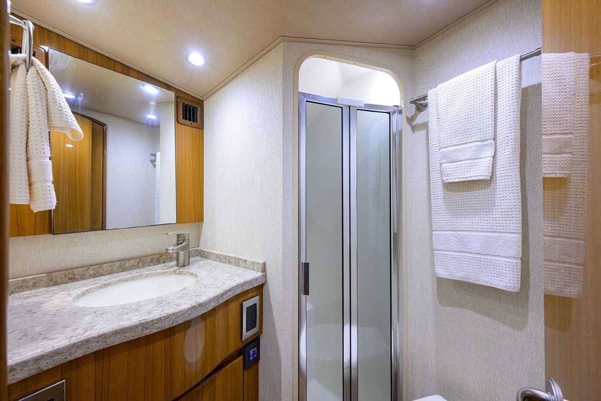 2015 Viking 52 