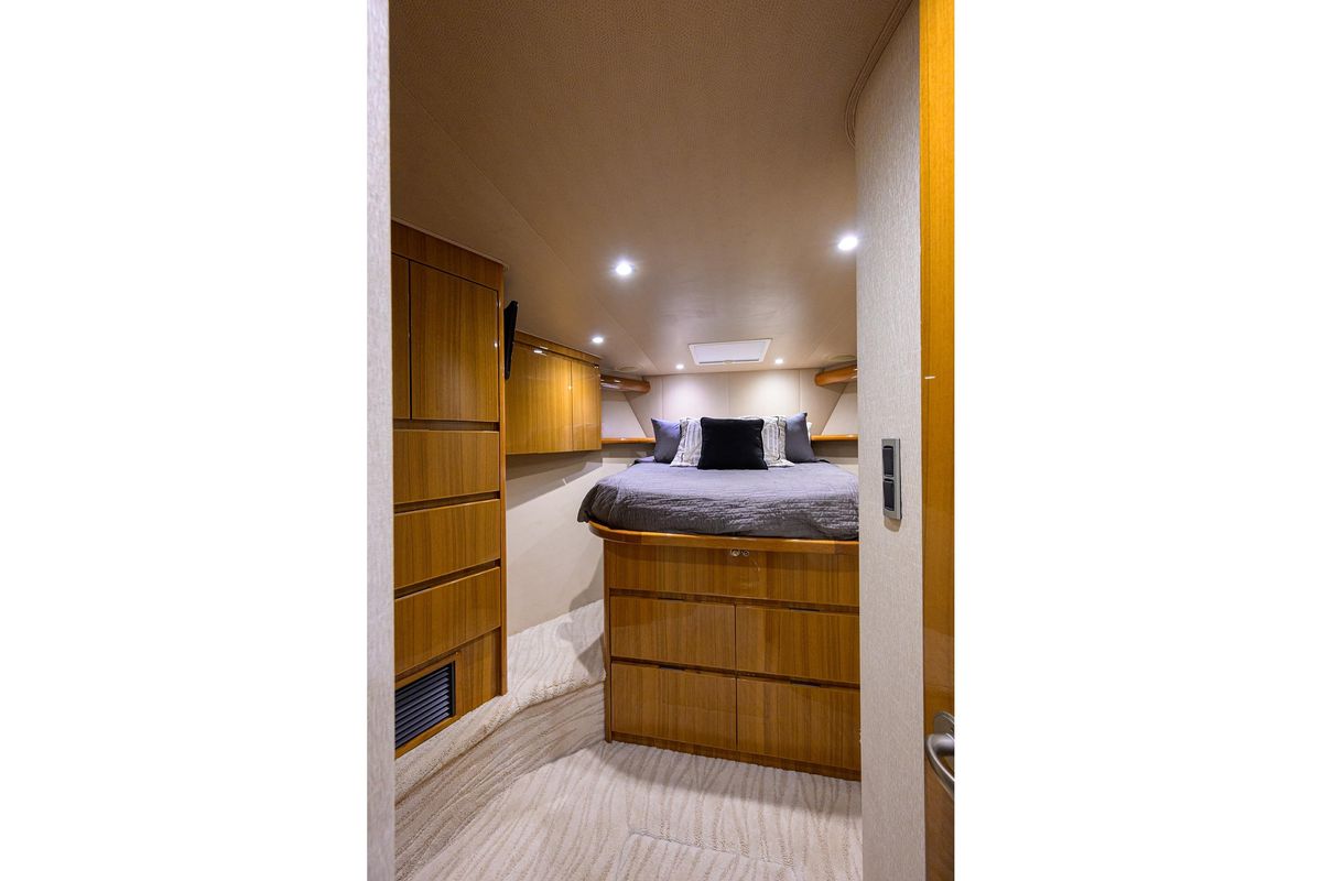 2015 Viking 52 