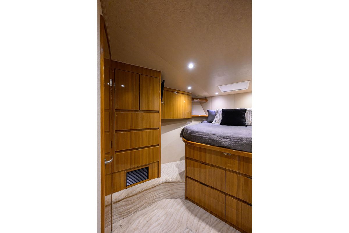 2015 Viking 52 