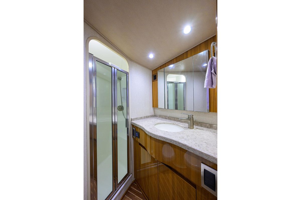 2015 Viking 52 