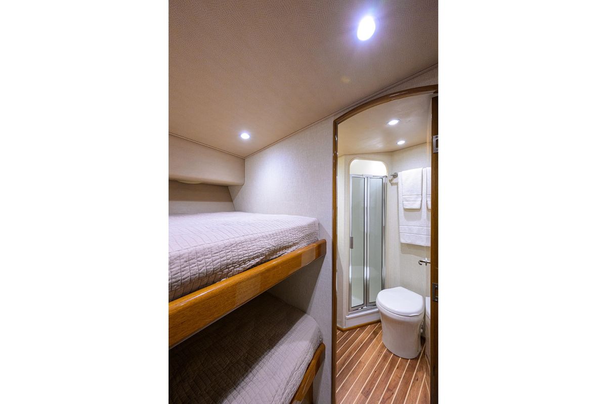 2015 Viking 52 